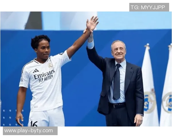 皇马正式宣布亚历克斯莱恩加盟球队引发球迷热议 皇马正式宣布亚历克斯莱恩加盟球队引发球迷热议