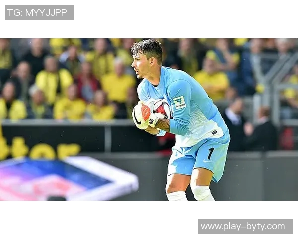 法兰克福和英超多队关注巴黎17岁小将扬吉尔的转会动态